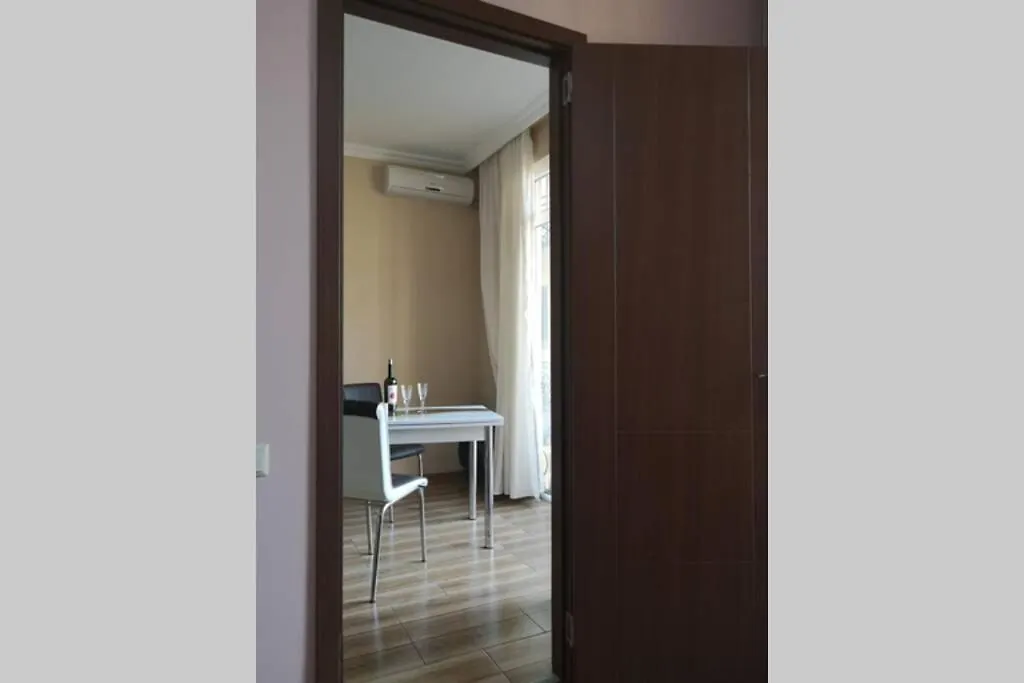 Квартира В Батуми, 10 Минут До Моря. Apartment Batumi